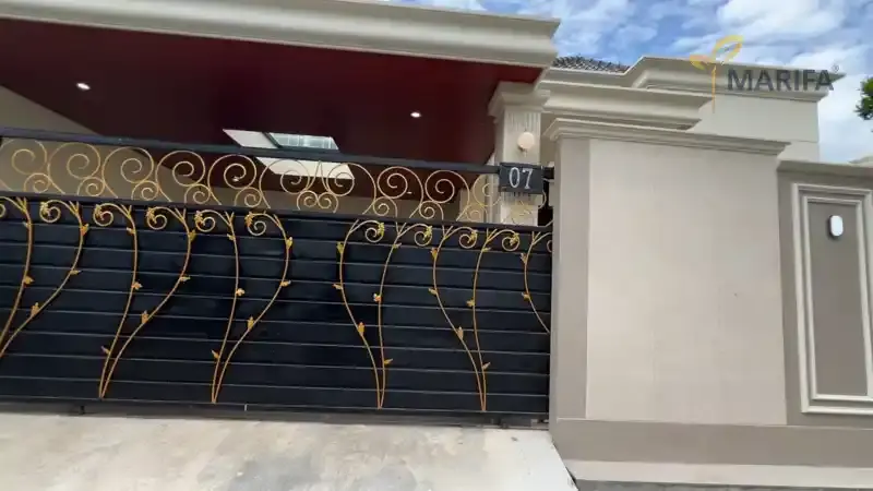 inspirasi taman vertikal dan void rumah minimalis