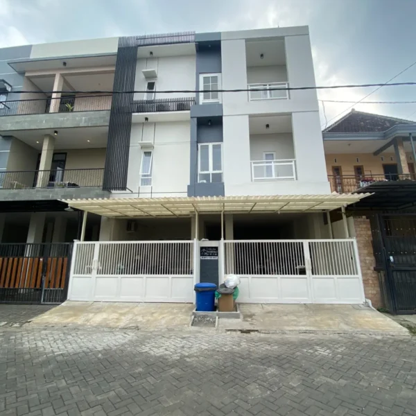 rumah kost modern minimalis bantul tampak depan 6aa8f948a4270